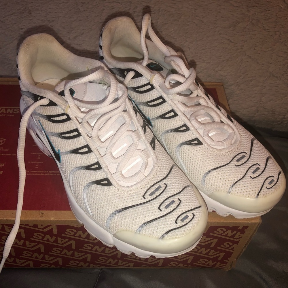 Women’s white Nike vapor max